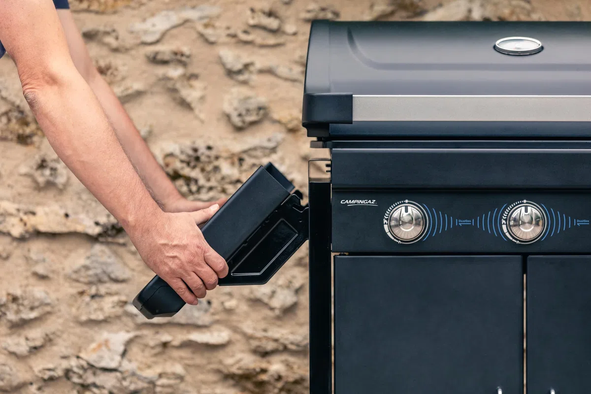 Campingaz Barbecue à gaz Compact 3L Dualgas | 7,5 kW | Chariot gril à gaz avec 3 brûleurs | Système double alimentation : gaz naturel et GPL | Couvercle avec thermomètre | Plateau de collecte de