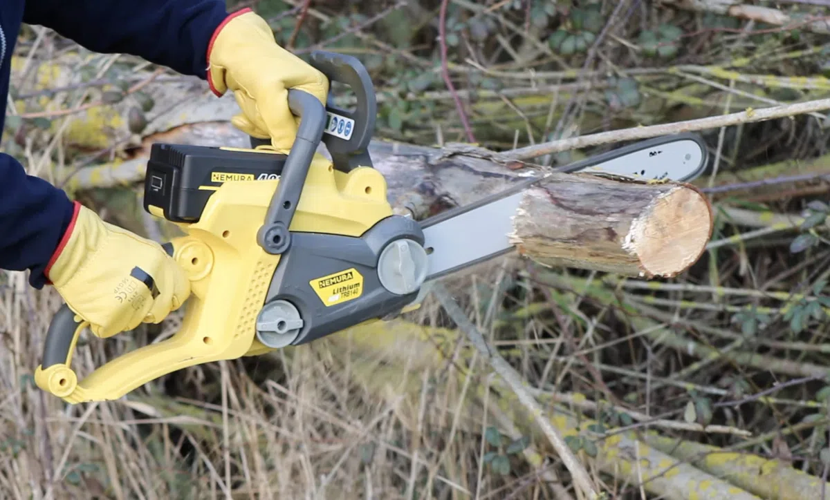 Nemura Lot de 3 Chaînes de tronçonneuse - Guide de 50 cm - 72 Maillons Entraîneurs - Pas 3/8 - Jauge 0.63 (1,6mm) - Pièces détachées de Qualité Professionnelle - Marque Française