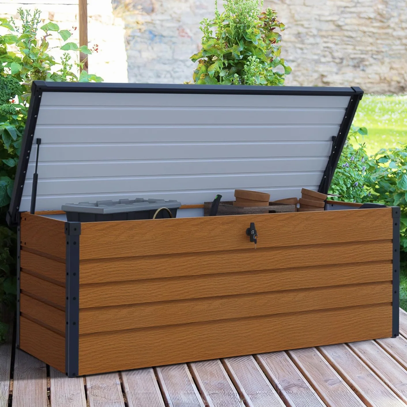 IDMarket - Coffre de rangement métal verrouillable effet bois et gris pour jardin 600L 165x70x63 cm