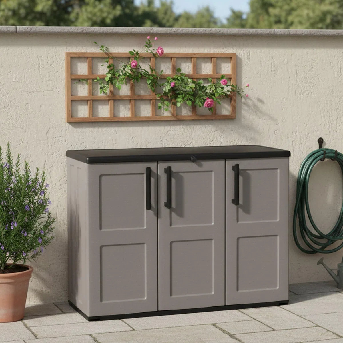 Dmora - Armoire d'extérieur Gesves, Armoire de balcon polyvalente, Armoire d'extérieur 3 portes, 100% Made in Italy, 102x37h84 cm, Gris et Noir, Finition à carreaux