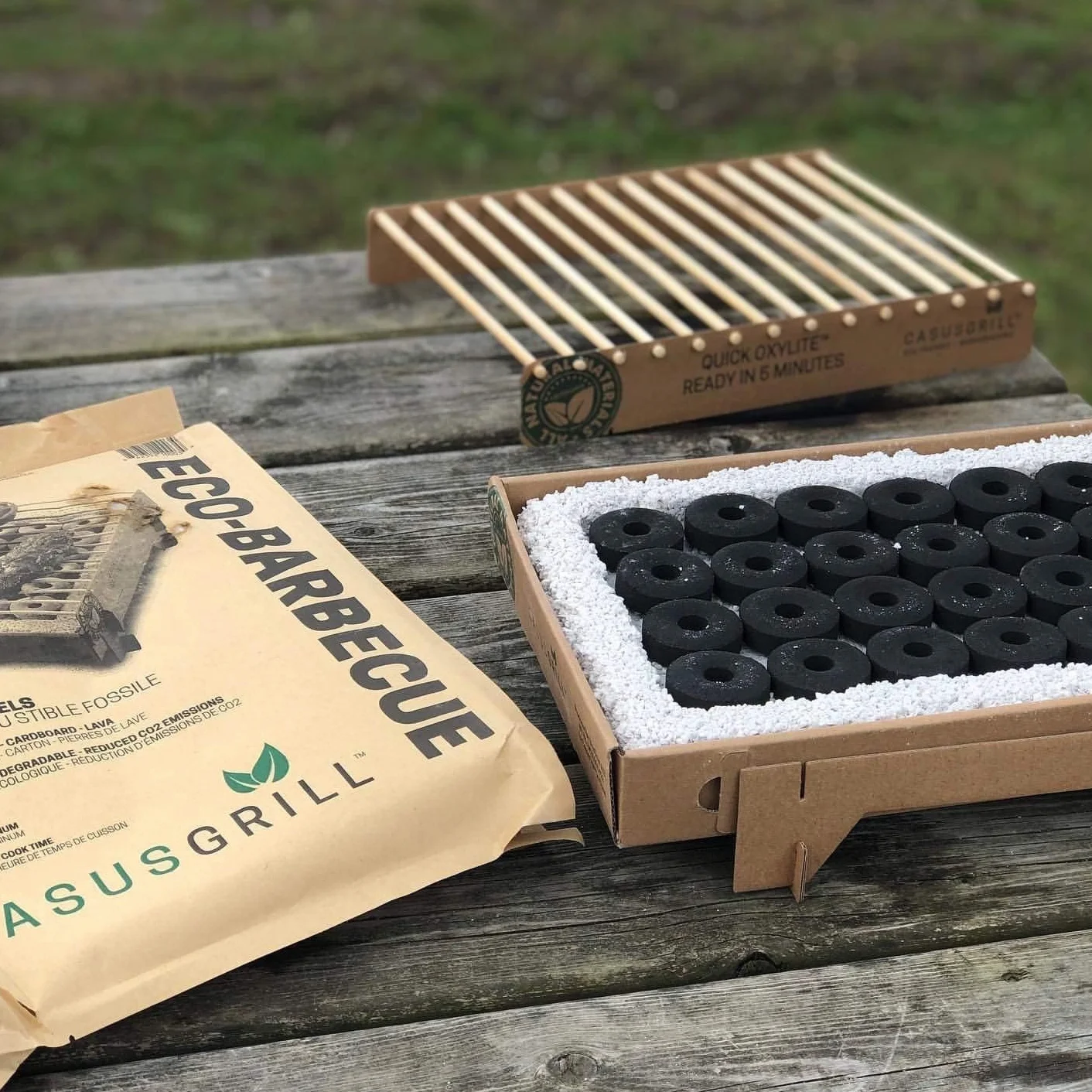 12x BURI Grill Eco Barbecue jetable Barbecue monobloc 100 % durable - Barbecue bio sans fumée 31x24 cm Charbon de bois de bambou et grille de barbecue, matériaux naturels, moins d'émissions de CO2, 5