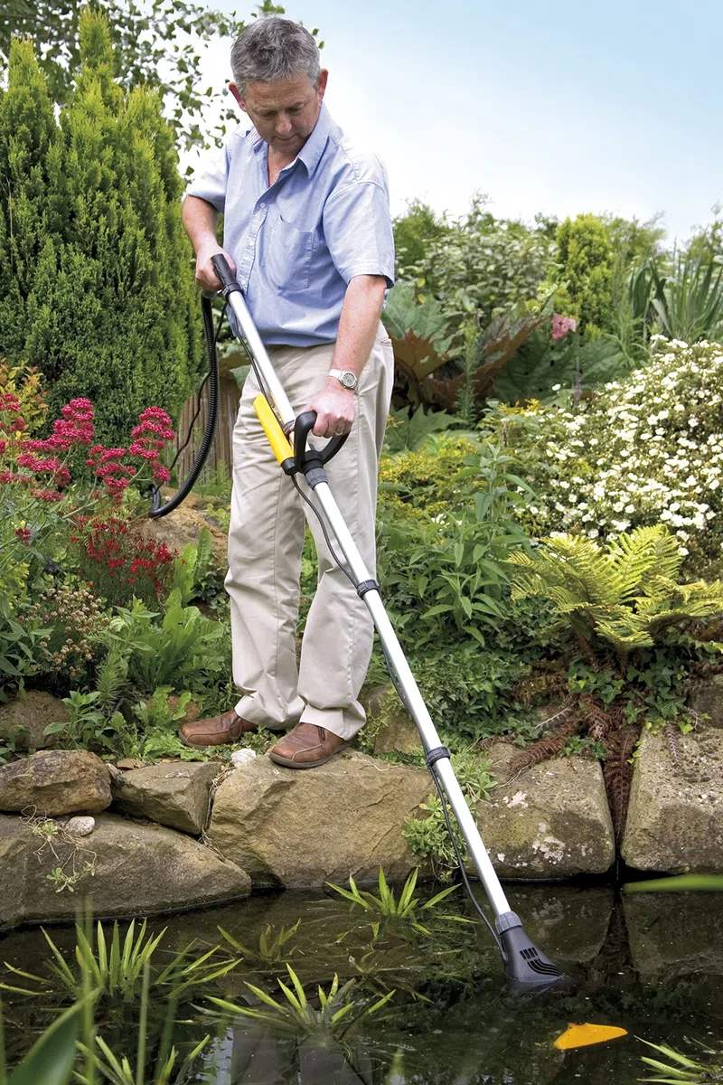HOZELOCK - Aspirateur de Bassin Pond Vac : Aspirateur Léger et Compact, Fonctionne en Continu, Puissance d'Aspiration Élevée (53 Mbar), Permet d'Économiser +/- 30 % de Temps de Nettoyage [1752 1240]