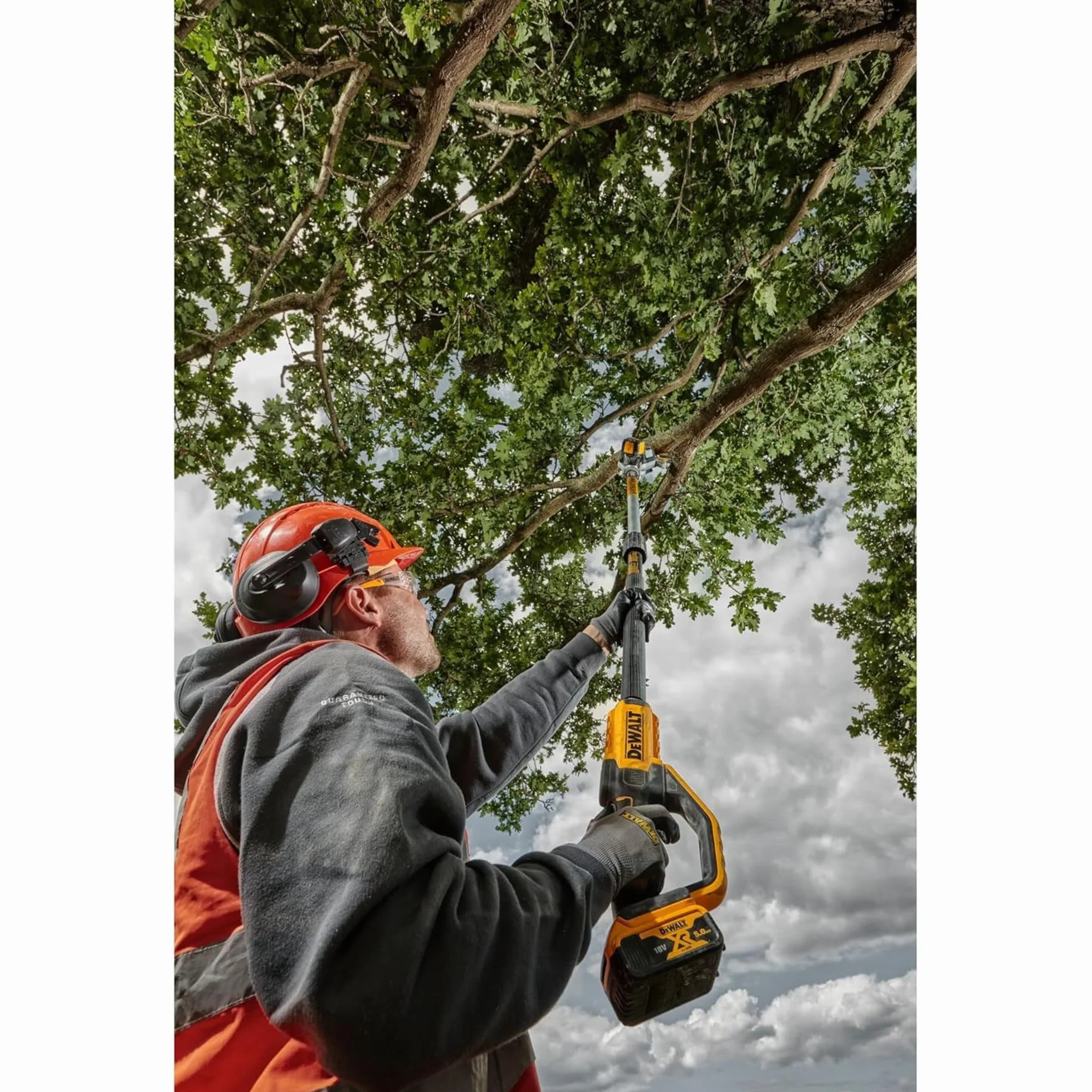 DEWALT - Élagueuse sur perche brushless XR 18V - 4,5 m de Portée - tête inclinée et guide et chaine 20 cm - DCMPS567N-XJ