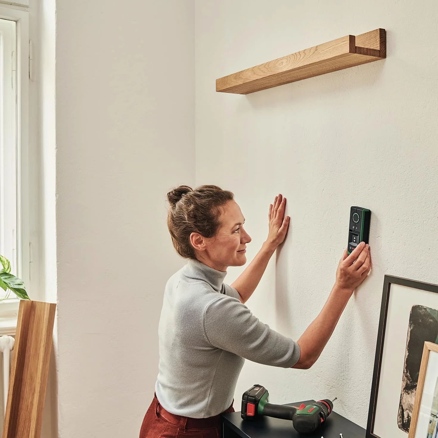 Bosch détecteur Truvo 2ème génération (commande par bouton unique, détection facile de câbles électriques sous tension et de métal jusqu’à 70 mm de profondeur, dans boîte carton e-commerce)