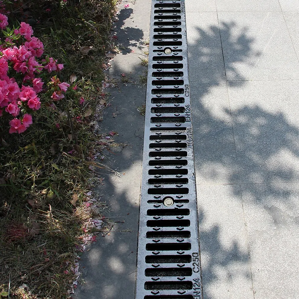 Melko Conduit de drainage Entwässerungskanal C250, 6 m, grille en fonte - adapté pour DN75 et incl. adaptateur pour DN110
