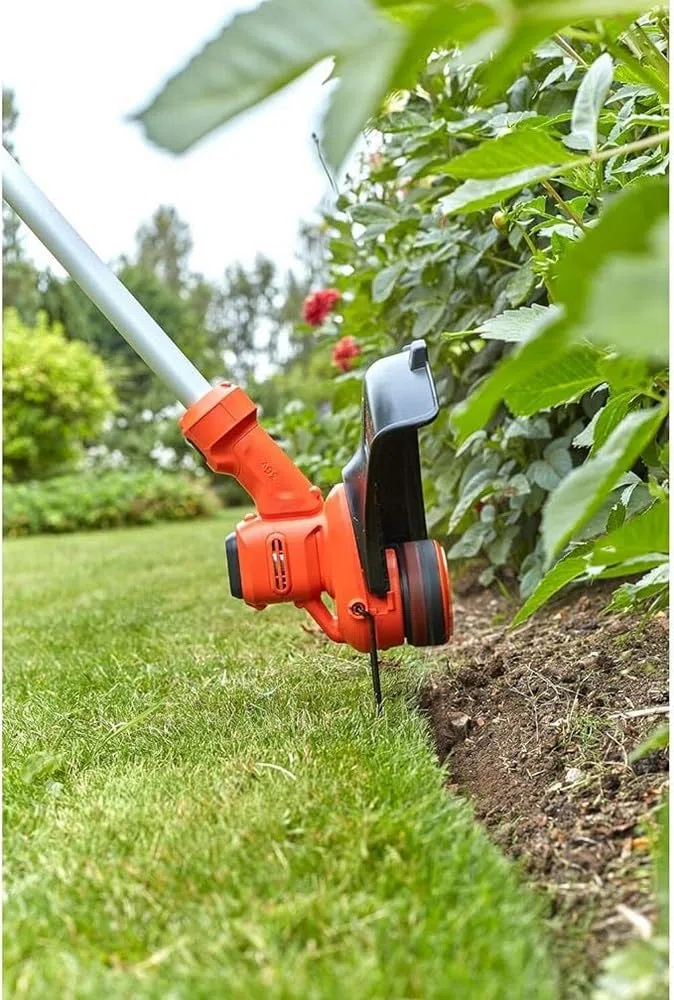 BLACK+DECKER Coupe-Bordures Automatique - 36V - 33 cm - Transmission Directe E-DRIVE - Mode Dresse-Bordure - Tube Télescopique - 2 Poignées - Sans Batterie, ni Chargeur - BCSTA536B-XJ