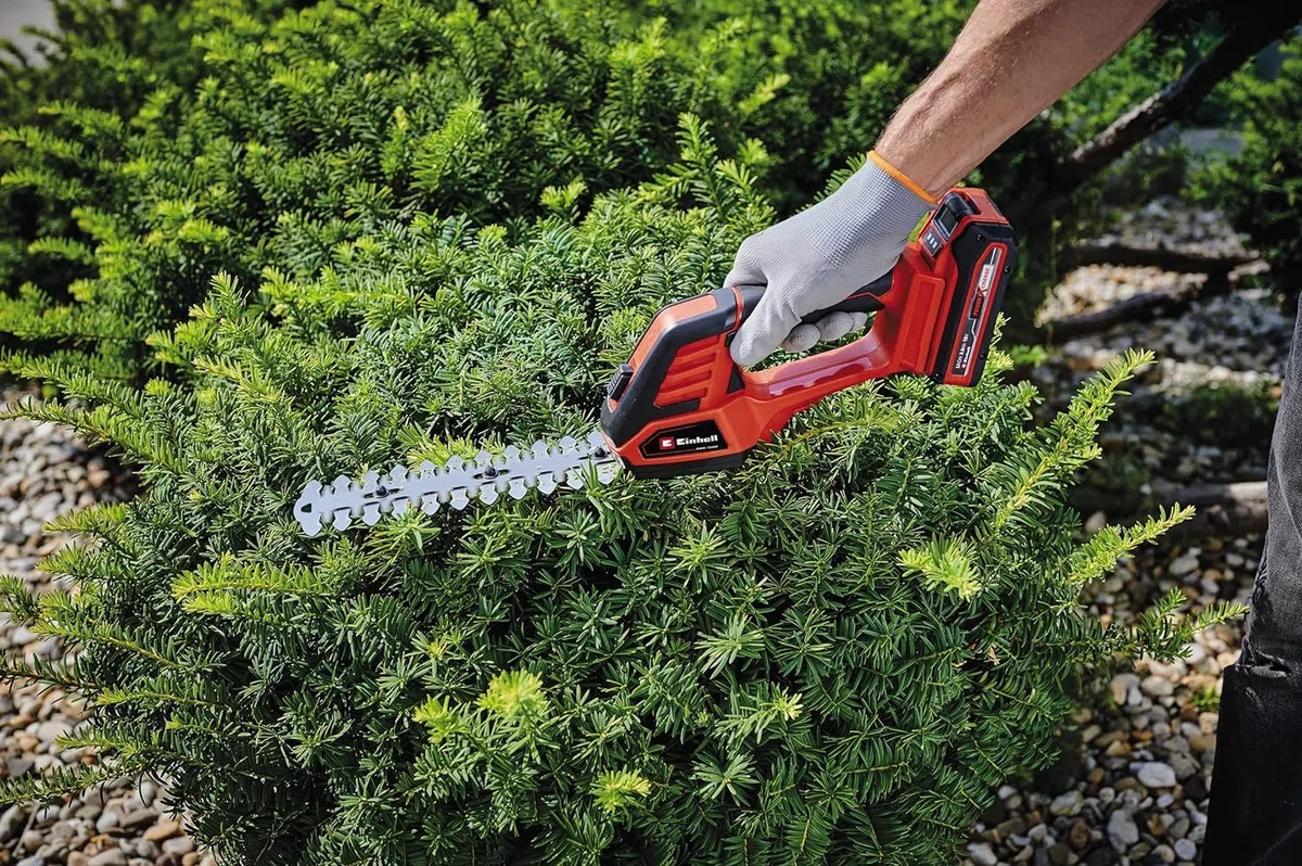 Einhell Cisaille à Gazon sans Fil GE-CG 18/100 Li-Solo Power X-Change (18V, boîte de Vitesses Couverte, Changement de Lame sans Outil) Livré sans Batterie ni Chargeur