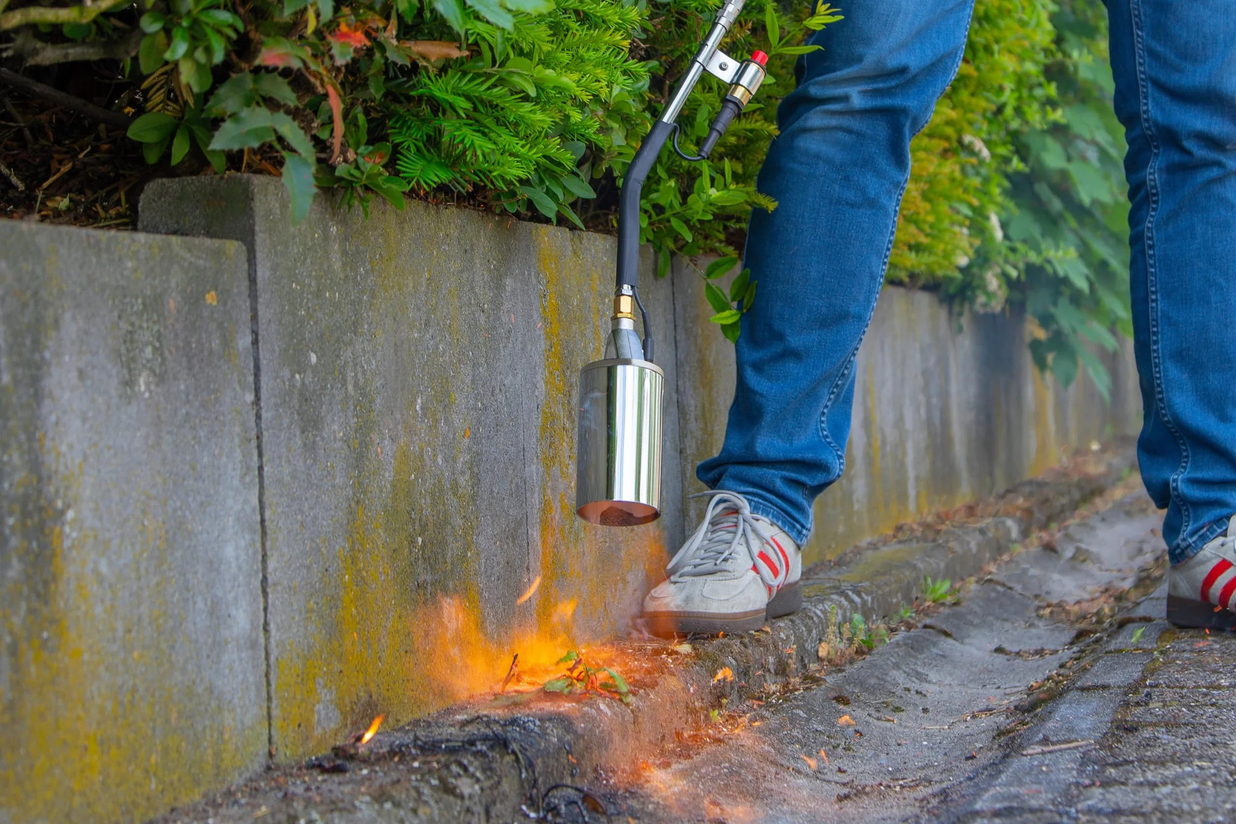 ROTHENBERGER Industrial brûleur de préchauffage en deux parties avec allumage piézoélectrique, tuyau propane 5 m – pour désherbage, bitume et travaux de flambage