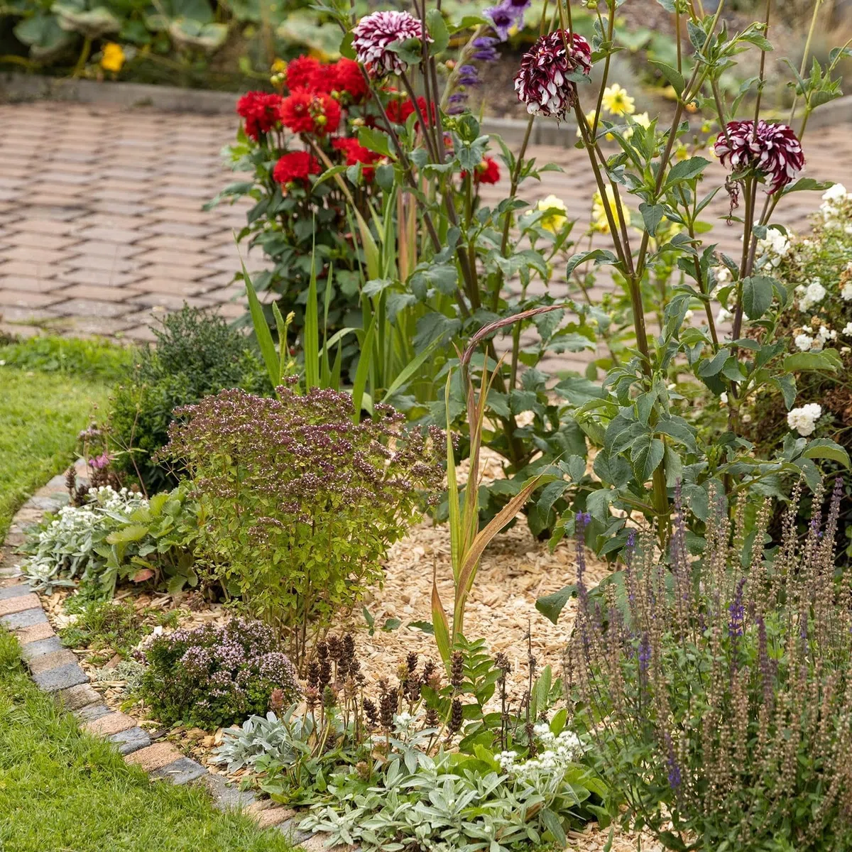 BooGardi Copeaux de bois grossiers de 27/76/100 litres - 76 l - Protection contre les mauvaises herbes - Couverture de parterre - Conception naturelle du sol