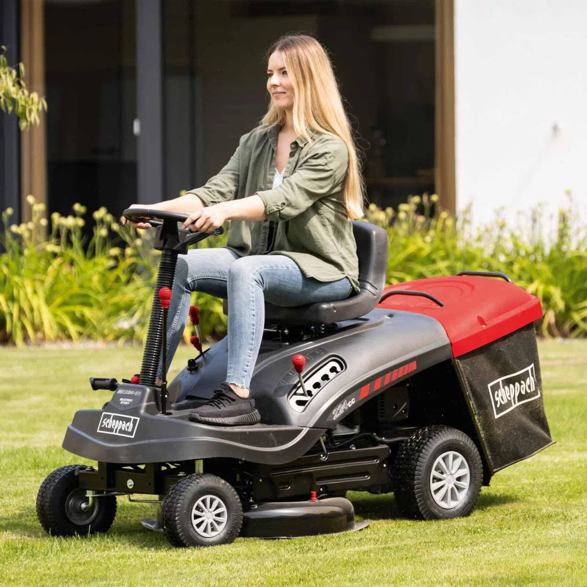 Scheppach Tondeuse Thermique MR196-61 | Autoportée & Démarrage électrique |6,5 CV| Largeur de Coupe 61cm | 5 Positions |Ramassage 150 L| 4 Marche Avant- 1 Marche arrière | Lame supp. + Huile Incluse