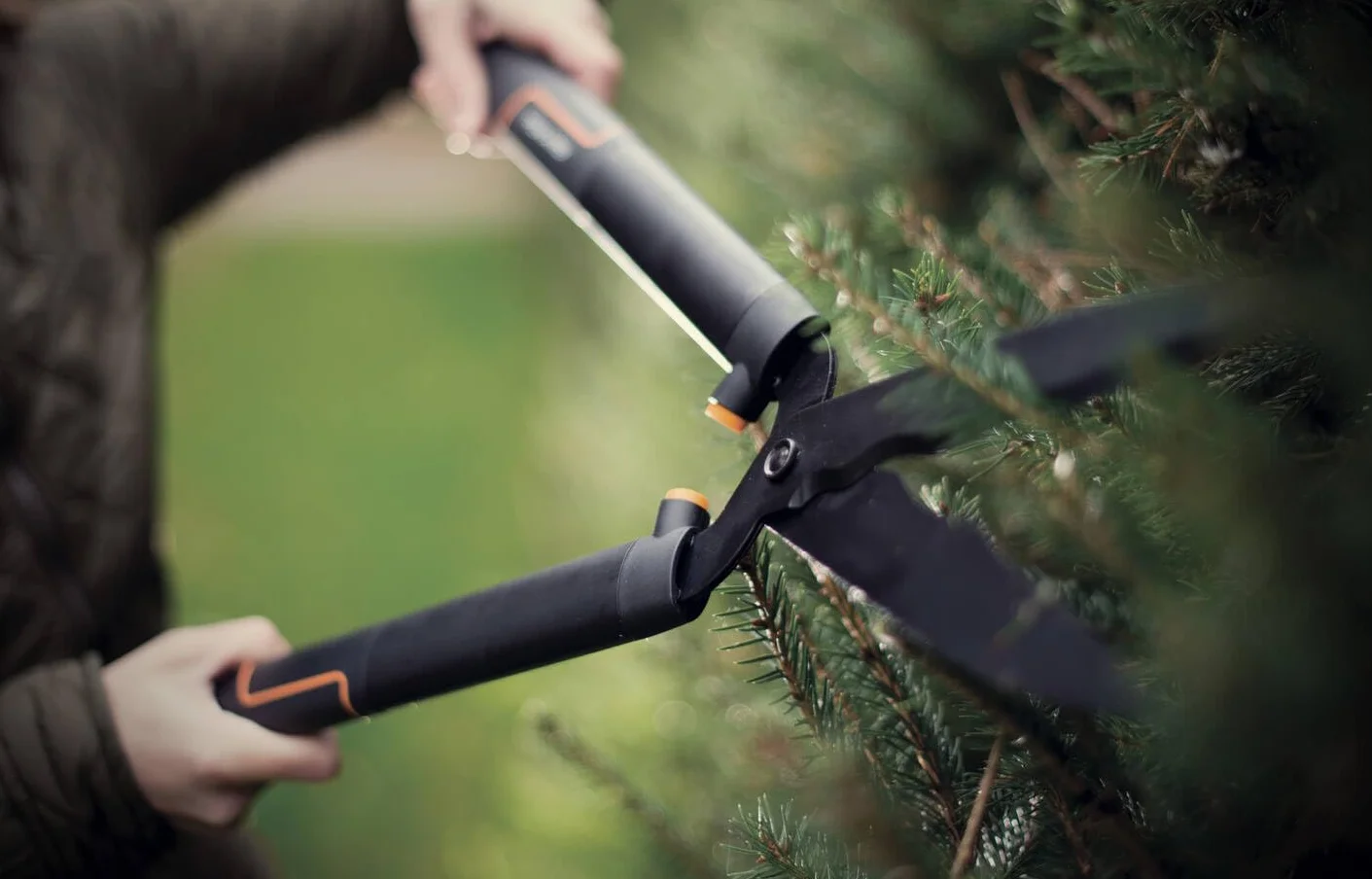 Fiskars Cisaille à haie SingleStep, Lame ondulée, Lames en Acier, Longueur: 58 cm, Noir mat, HS22, 1001433