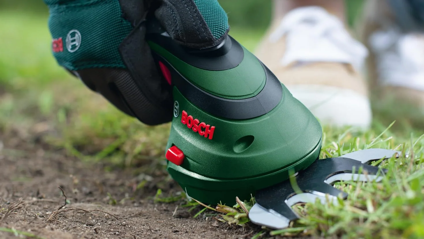 Bosch Taille-Herbes sans Fil - Isio Set (3,6 V, Longueur de Lame 12 cm, capacité de Coupe 8 mm)