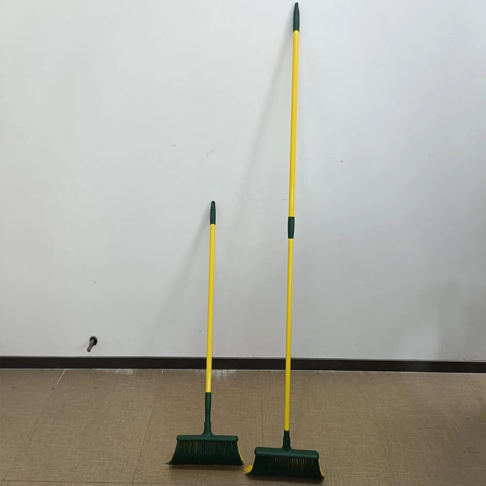 Suinga Brosse + Poignée Extensible de 0,8 à 1,4 m pour balayer Gazon Artificiel. Produit adapté à Tout Type de pelouse