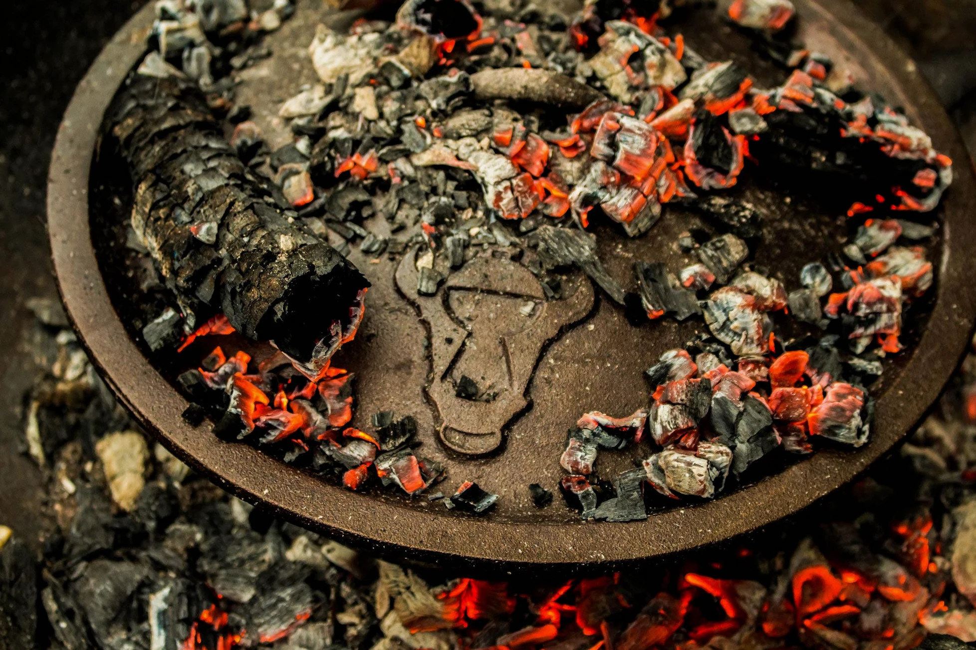 BBQ-Toro Potjie #4 avec pieds | 12 litres | Chaudron de sorcière en fonte | Pot de cuisson en fonte | Four néerlaandais sud-africain