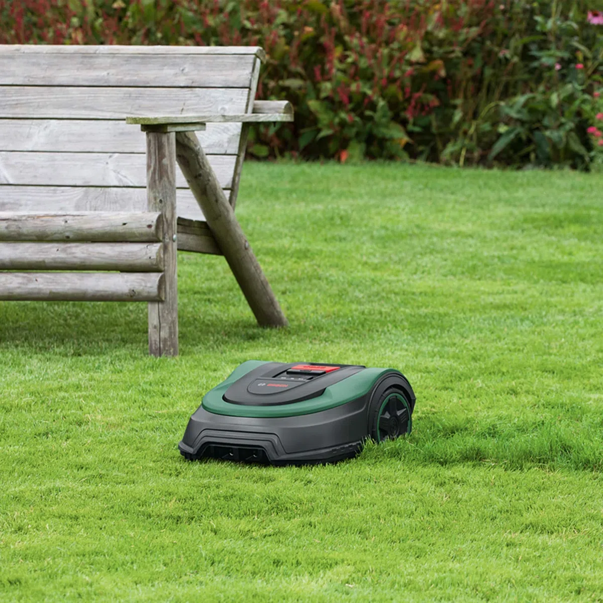 Bosch Tondeuse Robot - Indego S+ 500 (avec Batterie 18 V et Fonction Application, Station de Charge Incluse, Largeur de Coupe de 19 cm, capacité de Tonte maximale de 500 m²)