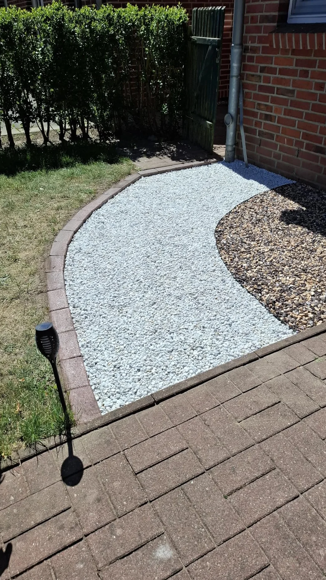 Liant pour gravier/Consolidant pour gravier (10L) Agent liant pour gravier, cailloux et tout type de paillis - Liant pour paillis, chemin de jardin, allée en pierre - Liaison durable - Tient jusqu’à 3