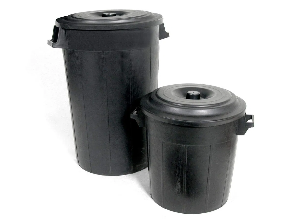 Stefanplast Poubelle avec Couvercle en Plastique Noire 50 l Noir