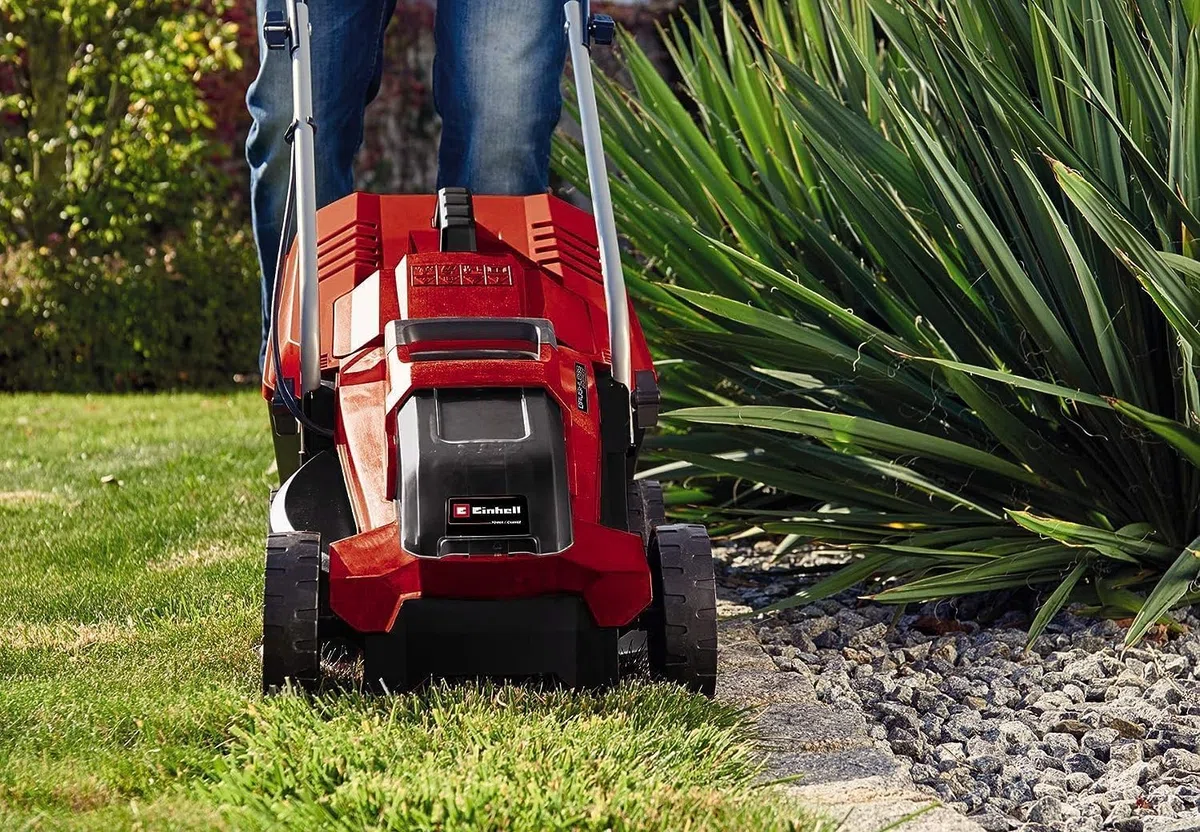 Einhell Tondeuse à Gazon sans Fil GE-CM 18/32 Li-Solo Power X-Change 18V, réglage de la Hauteur 3 Niveaux 30-70 mm Livré sans Batterie ni Chargeur